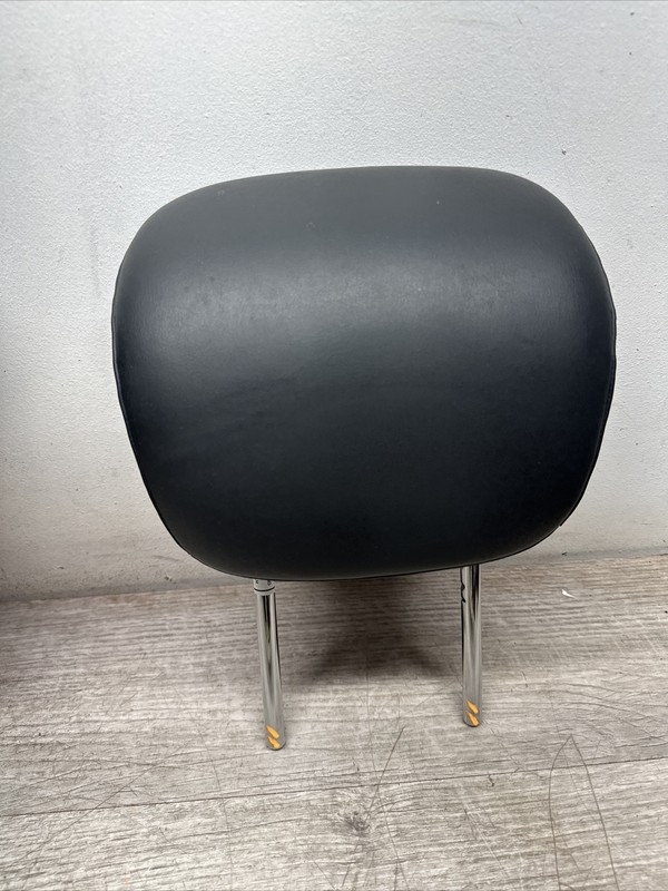 2011 - 17 Infiniti QX80 QX56 SECOND Row Headrest BLACK LEATHER LH & RH One Only
