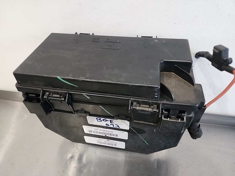 2013 Dodge Durango Jeep Grand Cherokee TIPM Fuse Box Relay Module 68165692AC 5.7