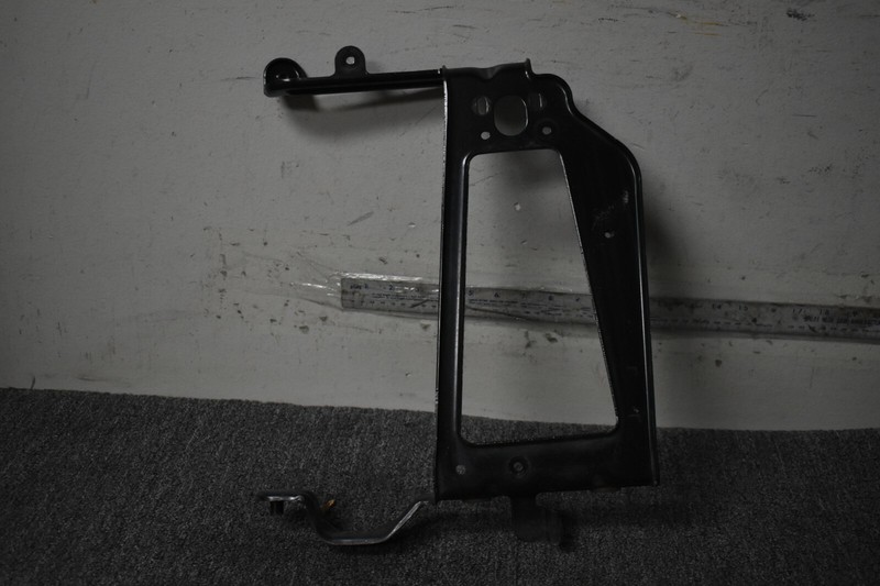 2017-2019 Audi Q7 Mount Bracket 4M0-121-262-R