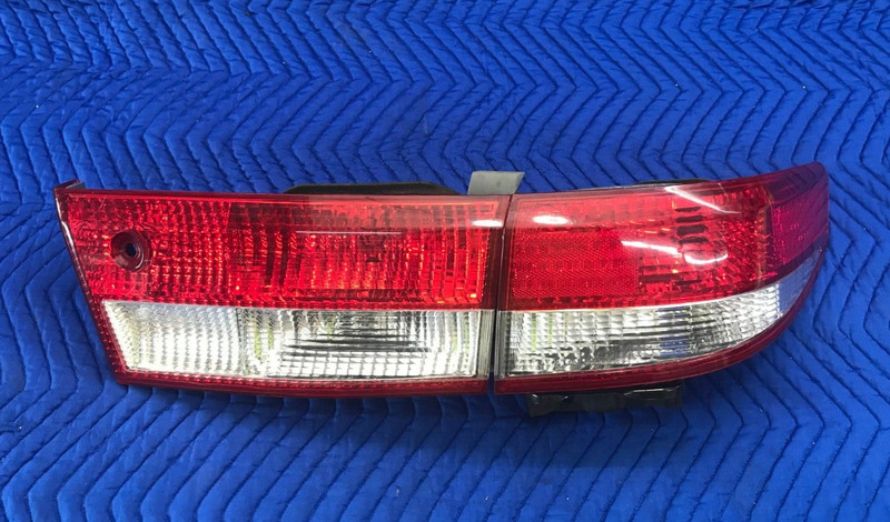 03-04 HONDA ACCORD Right Side Passenger Side Tail Lights OEM 2003 Accord