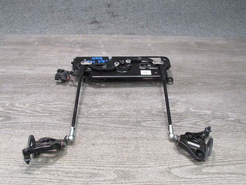 2012-2018 BMW F12 M6 CONVERTIBLE ROOF TOP FRONT MOTOR LATCH LOCK ASSEMBLY