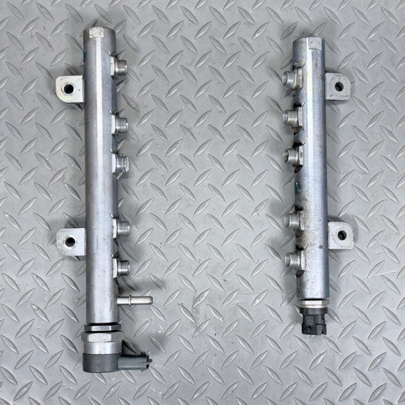✅ 13-24 RAM 1500 Classic Diesel 3.0L OEM INJECTOR FUEL RAIL LEFT RIGHT Cherokee