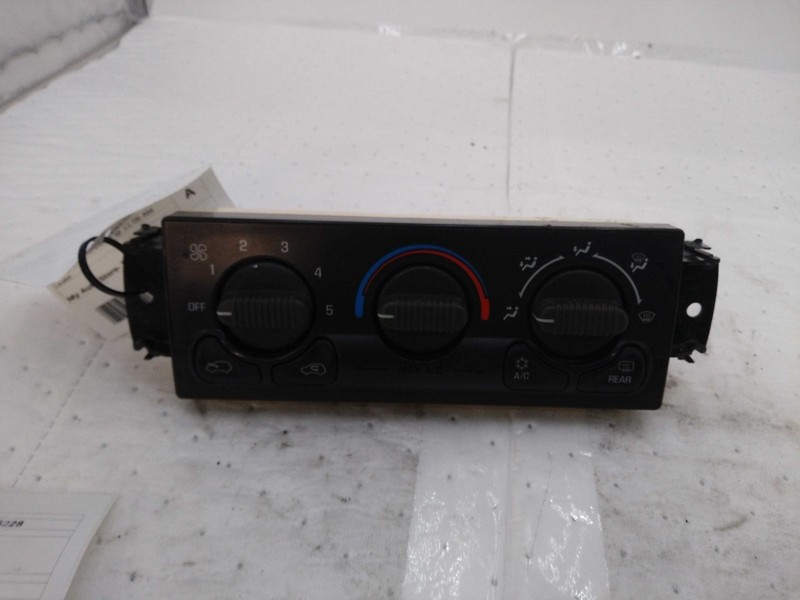 2001 Chevrolet Suburban 1500 A/C Selector Switch OEM Used 330K Miles NJ25-25376
