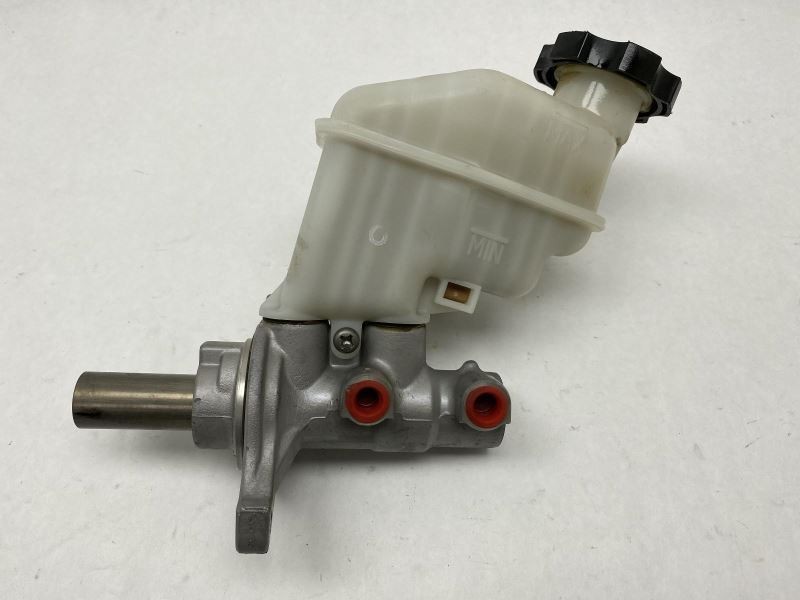 Brake Master Cylinder 2.4L AT 58510-3Q400 Fits 2011-2014 Hyundai Sonata 55364