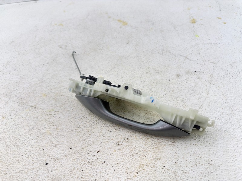 2024 - 2025 CHEVROLET TRAX FRONT LEFT DRIVER SIDE EXTERIOR DOOR HANDLE OEM