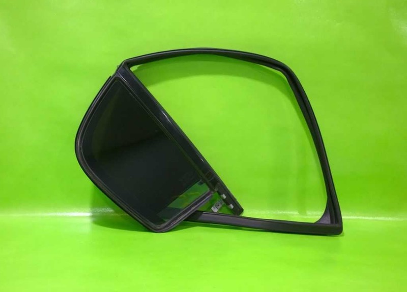 06 07 08 09 10 11 LUCERNE PASSENGER RIGHT REAR VENT GLASS OEM 3951-40