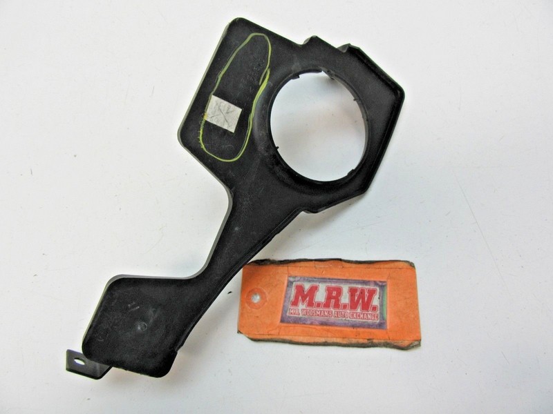 PLASTIC BRACKET COVER AIR DAM LEFT FRONT DRIVER SIDE BEHIND GRILLE FILLER LF