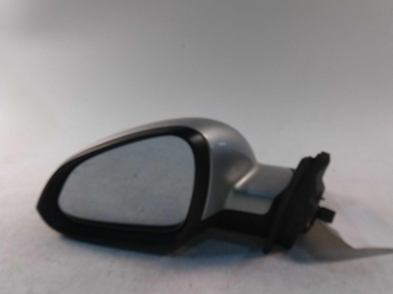 2011-2013 Buick Regal Left Door Mirror Assembly Silver 89000 Miles Used