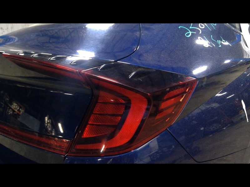 Passenger Tail Light US Built LED Turn Signal Fits 20-22 SONATA 1599390