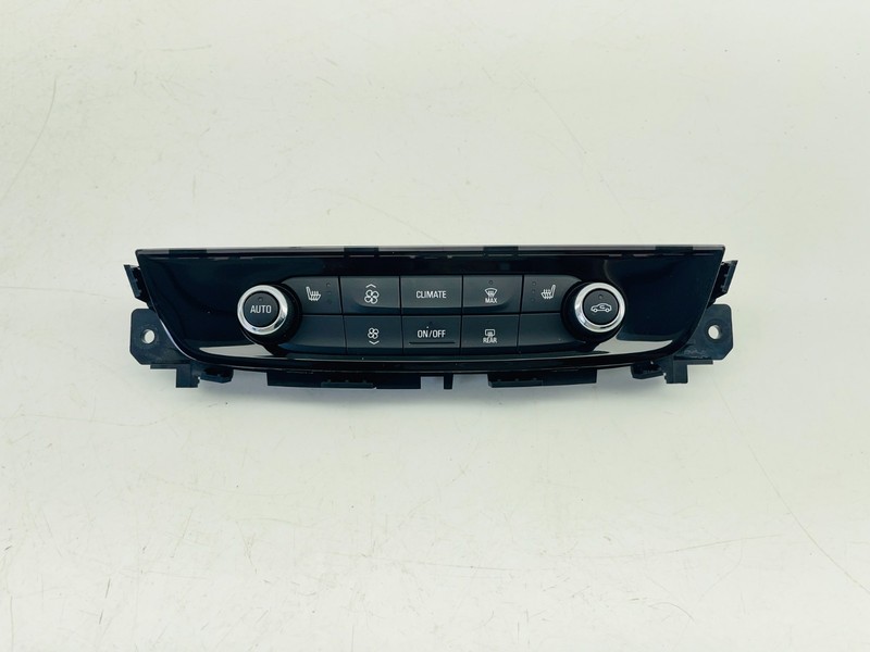 2018-2020 Buick Regal Sportback TourX Climate Control Panel Heated Seats OEM