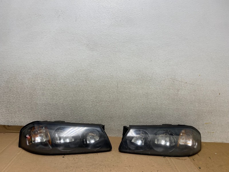 2000 to 2005 Chevrolet Impala Left+Right Set Headlights Halogen U8583 DW