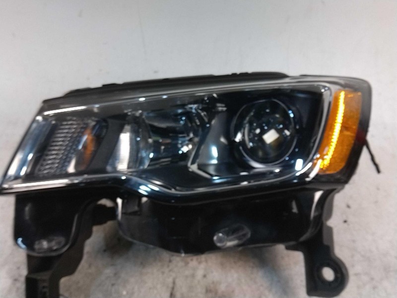 2019 Jeep Grand Cherokee Left Headlight Assembly White 112605 117K Miles