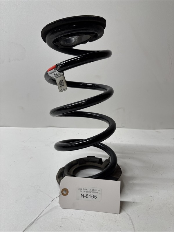 17-23 TESLA MODEL 3 RWD REAR RIGHT OR LEFT SIDE COIL SPRING 104447201 N-8165 S15