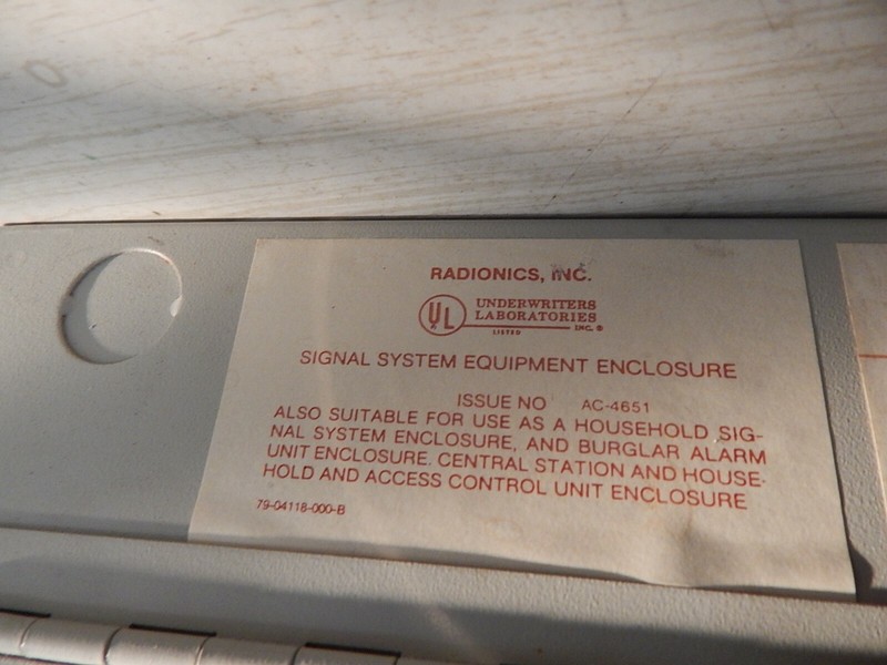 Radionics 79-04118-000-B 79-04181-001 Rev A 894901 Control Enclosure