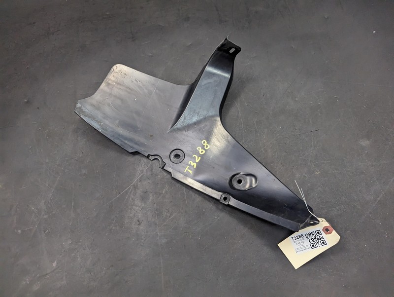 Rear Bumper Left Side Seal 2021 Toyota C-HR 52592-F4010 2018 2019 2020 2022