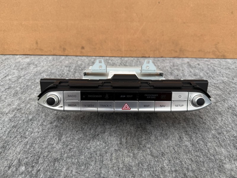 KIA STINGER 2018-2021 OEM DASH RADIO STEREO WITH CONTROL SWITCH PANEL ASSEMBLY