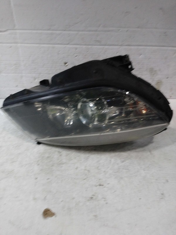 2010 MERCEDES C-CLASS Right Headlight Assembly BLACK BROKEN TABS 355428