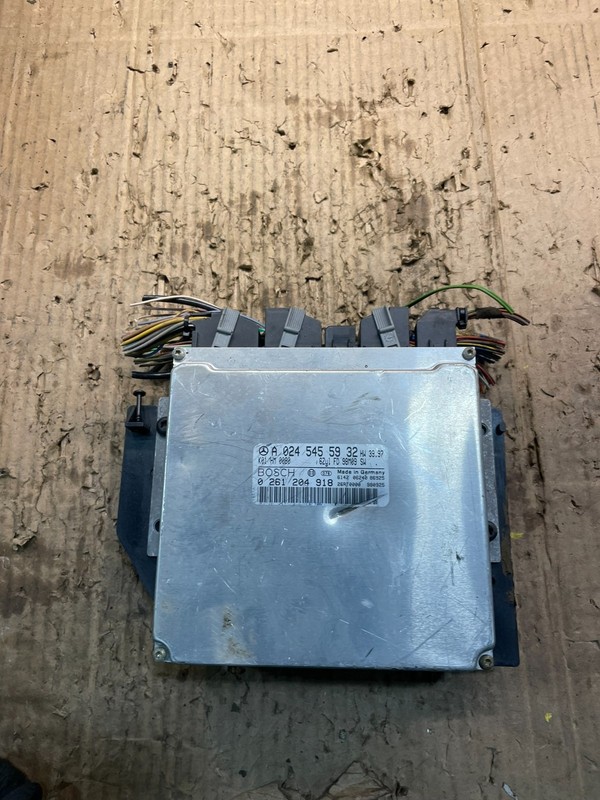 1999 Mercedes Benz E320 ECU ECM Engine Control Module OEM Y0041 DG