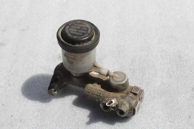 1987 CHEVROLET CORVETTE BRAKE MASTER CYLINDER WITH RESERVOIR