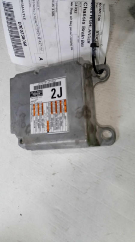 Used Air Bag Module fits: 2020 Toyota Highlander Air Bag air bag under console 3