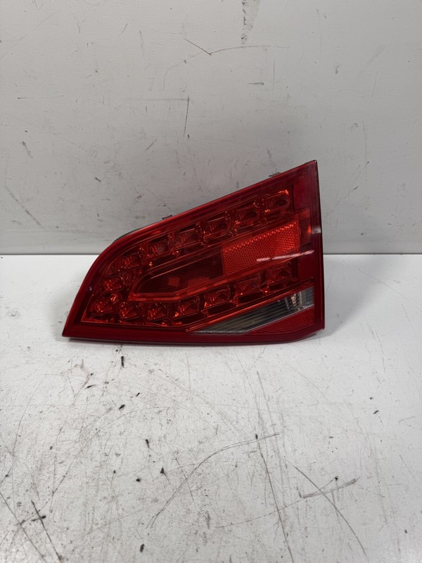09-012 Audi A4 Right Lid Tail Light 8K5945094E OEM