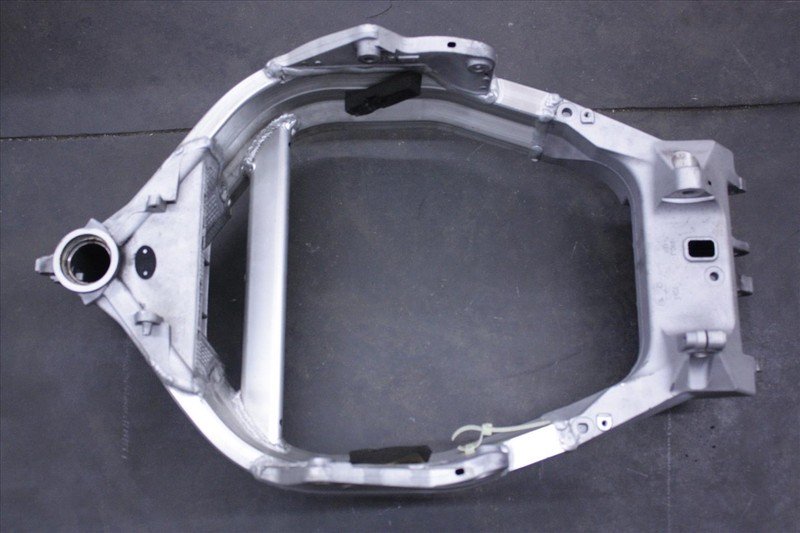 2001 HONDA CBR 900 RR MAIN FRAME CHASSIS BODY CBR900RR CBR900 01