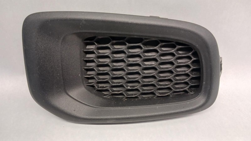 15-'18 JEEP RENEGADE Right Passenger Grille OEM Grade A1 Year Warranty!!
