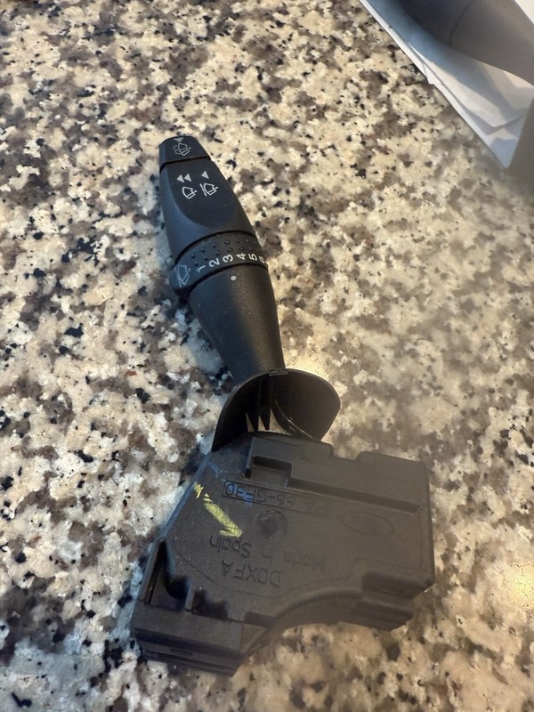 2000-2004 FORD FOCUS WINDSHIELD WIPER CONTROL SWITCH OEM
