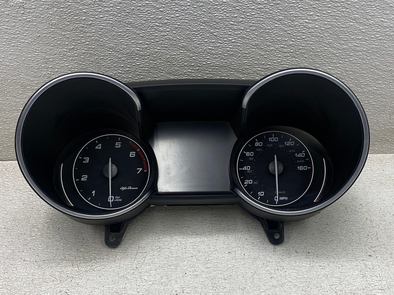 2017-2019 ALFA ROMEO GIULIA SPEEDOMETER INSTRUMENT CLUSTER GAUGE OEM LOT764