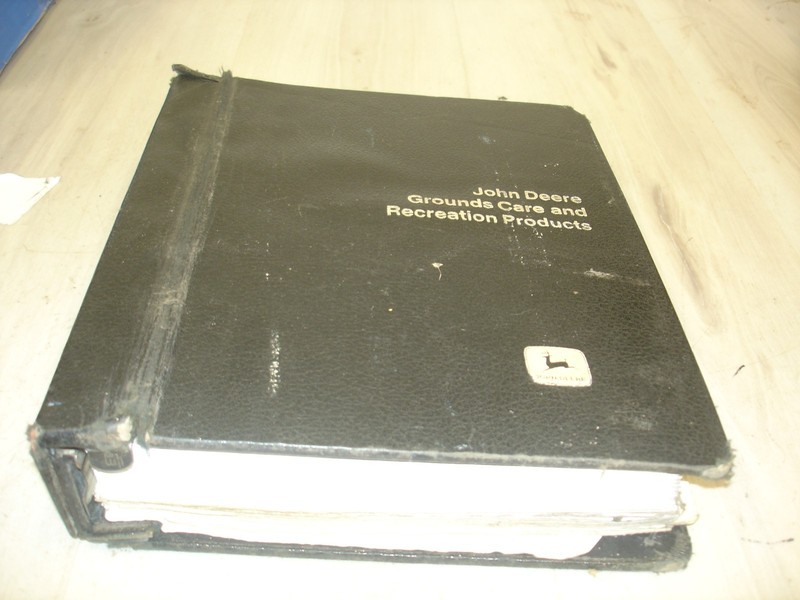 John Deere grounds care recreation 1980s to 2000's Binder READ AD