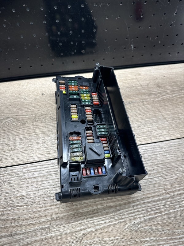 2010 - 2016 BMW 5 6 7 M Series Fuse Box Distribution Junction Block 61149252815