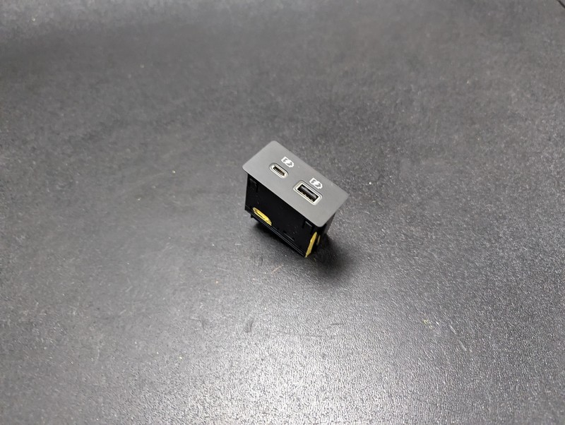 Dual USB Charge Adapter 2023 Infiniti QX60 25331-6TA2B 2022