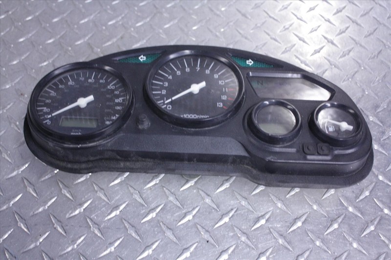 2004 SUZUKI GSX 600 F KATANA GAUGE CLUSTER SPEEDOMETER TACHOMETER GSX600 04