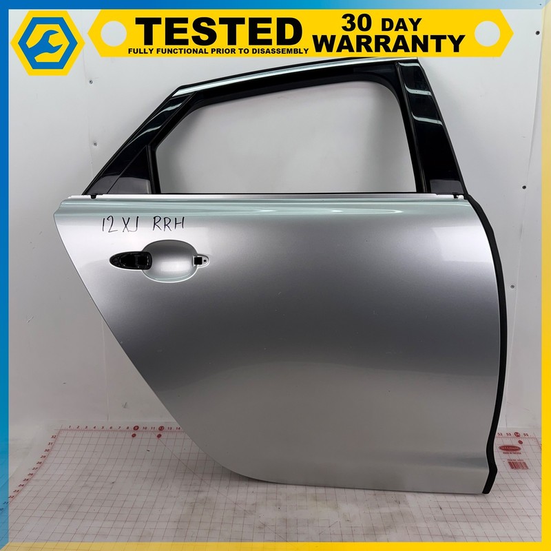 10-15 JAGUAR XJ REAR RIGHT PASSENGER SIDE DOOR SHELL PANEL SILVER OEM