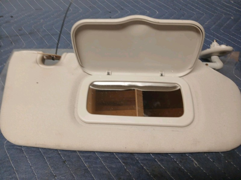 2007-2017 Jeep Compass Passenger Right Side Sun Visor Oem