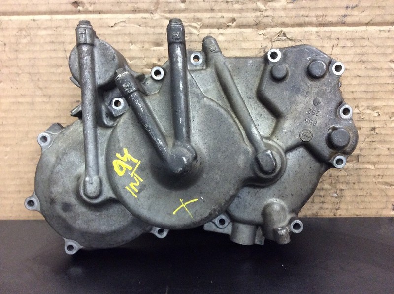 94 95 1994 1995 Acura Integra AT Transmission Right Side End Cover Used OEM