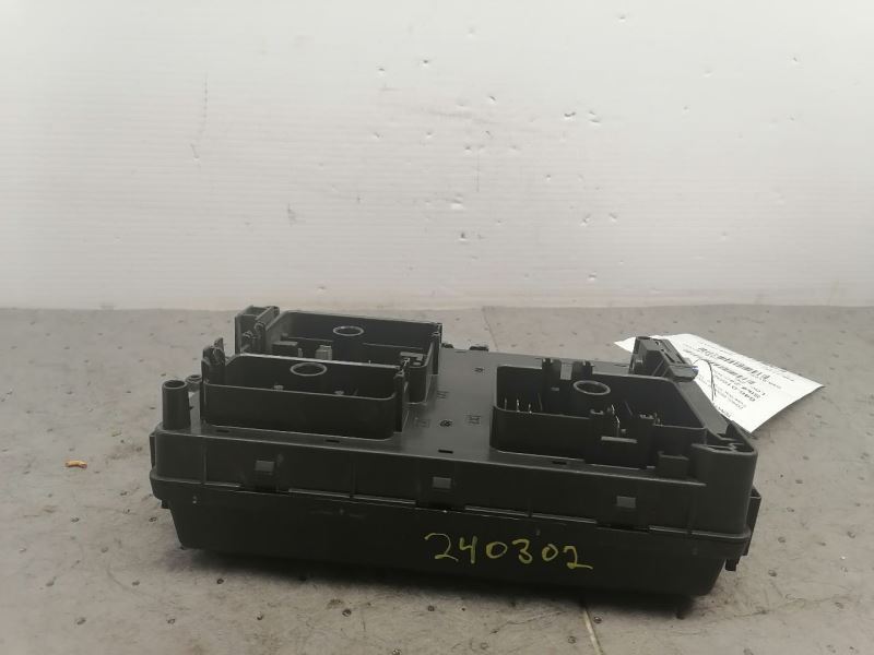 Fuse Box Engine Fits 14-17 REGAL 1431758