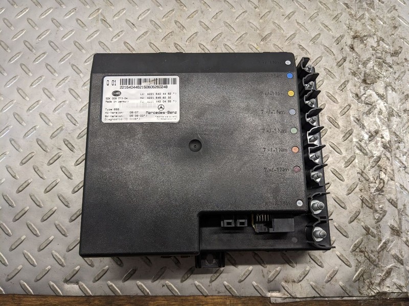 07-14 Mercedes W221 S550 CL550 Electric Power Supply Controller Fuse Box Module