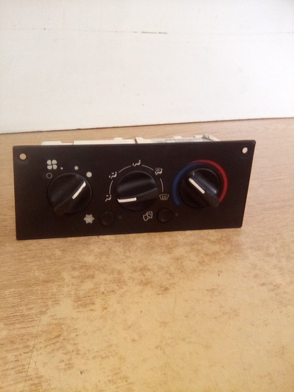 Kenworth T400 Climate Control 1000242403