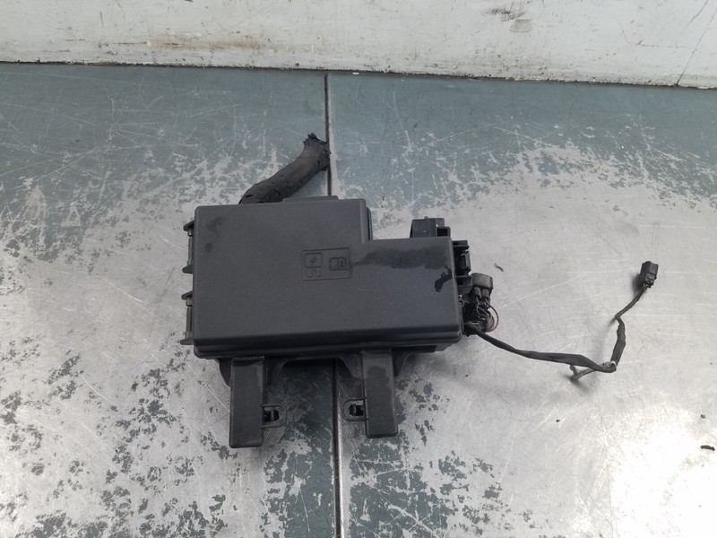 2016 Ford Mustang GT Fuse Panel #3517 F5