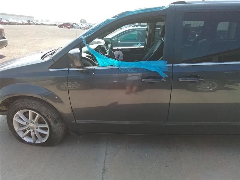 CARAVAN 2018 Front Door 3059439