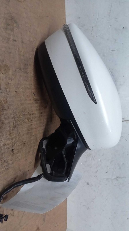 2021 Nissan Versa Right Door Mirror Assembly White OEM 736751 71K Miles