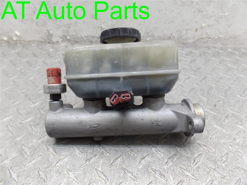 02 03 04 5.4L EXPEDITION NAVIGATOR BRAKE MASTER CYLINDER 1L1Z2140AB