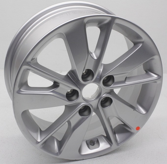 OEM Kia Optima 16x6-1/2" Wheel 59210-D5110 Silver Nicks and Scratches