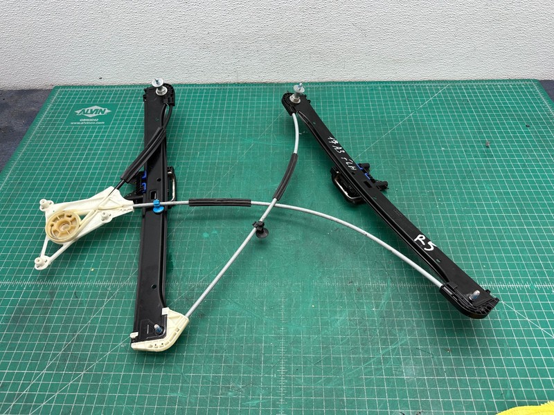 15-20 Audi A3 S3 Sedan FRONT LEFT DOOR POWER WINDOW REGULATOR OEM