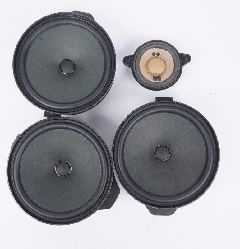 2015 - 2020 MERCEDES GLA250 FRONT OR REAR DOORSPEAKER SET