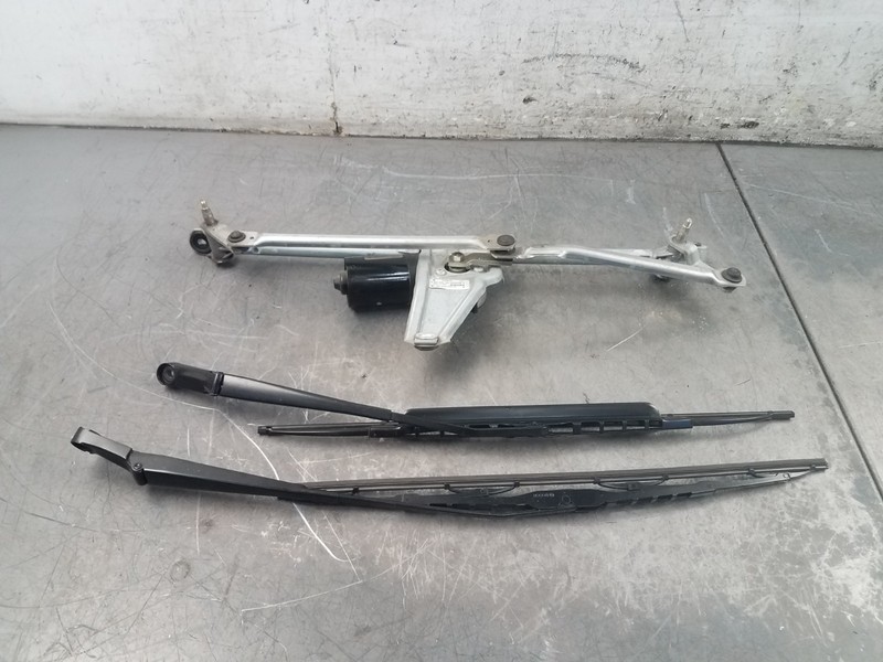 2008 Porsche Cayman S 987 Windshield Wiper Motor / Arms #2381 E1