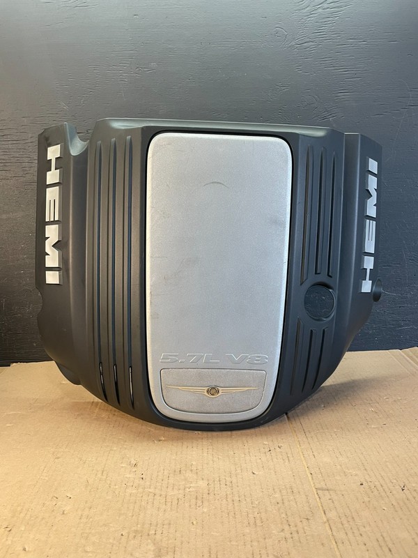 2005 to 2010 Chrysler 300 5.7L V8 Hemi Engine Motor Cover OEM AD8444DG