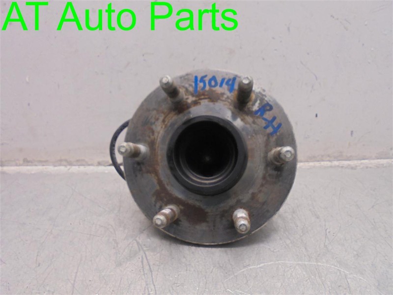 00-05 CHEVROLET SUBURBAN 1500 TAHOE YUKON FRONT PASSENGER RIGHT HUB OEM 15052444