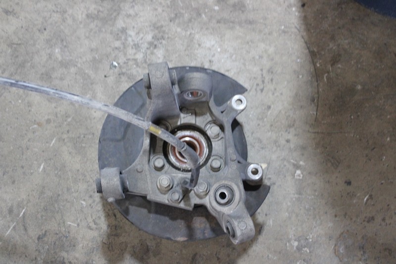 03 04 05 Infiniti G35 Sedan Rear Left Driver Spindle Knuckle Hub OEM